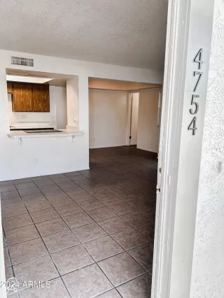 Photo #2: 6776759 Listing