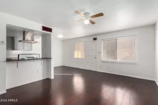 Photo #4: 6776902 Listing