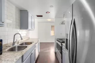 Photo #6: 6776902 Listing