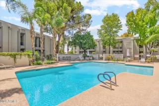 Photo #4: 6777039 Listing