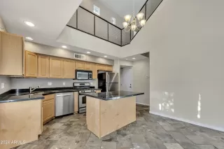 Photo #6: 6777309 Listing