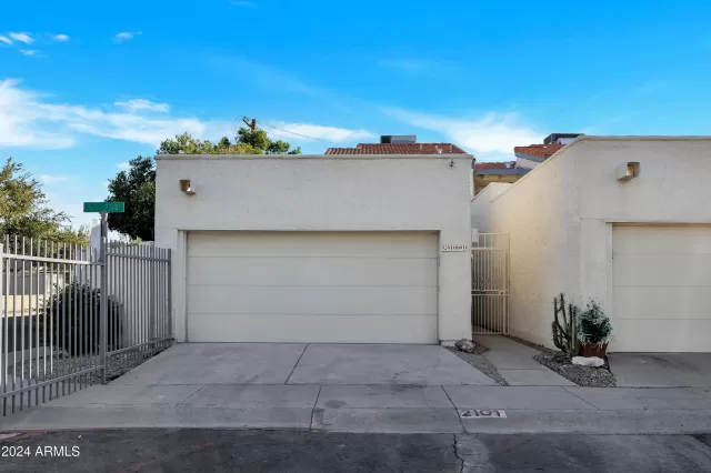 MLS: 6777564 Condo For Sale
