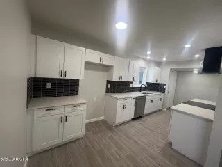 Photo #3: 6777873 Listing