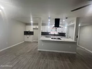 Photo #4: 6777873 Listing