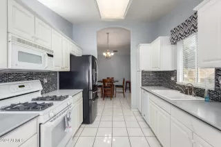 Photo #5: 6777947 Listing