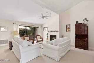 Photo #4: 6778426 Listing