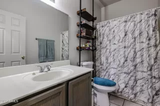 Photo #5: 6778430 Listing