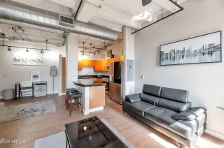 Photo #2: 6778465 Listing 