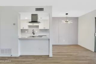 Photo #5: 6778686 Listing