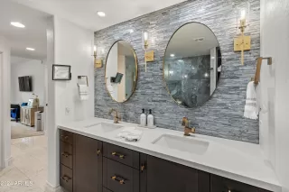 Photo #3: 6778913 Listing