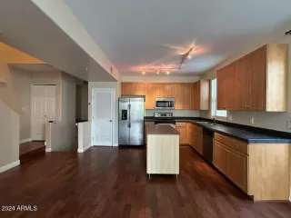 Photo #4: 6778965 Listing