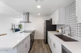 Photo #6: 6778970 Listing