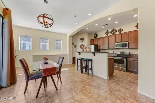 Photo #2: 6778987 Listing