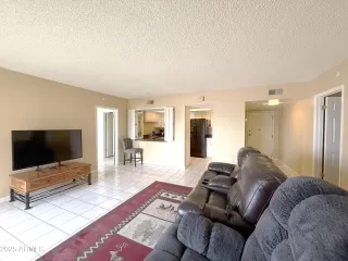 Photo #2: 6779076 Listing