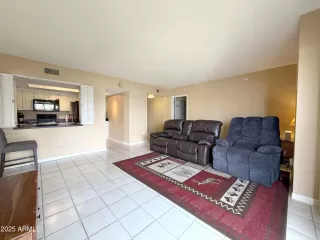 Photo #3: 6779076 Listing