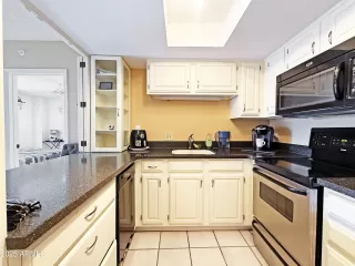 Photo #4: 6779076 Listing