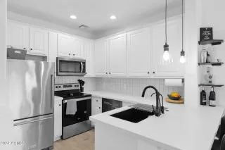 Photo #3: 6779151 Listing 