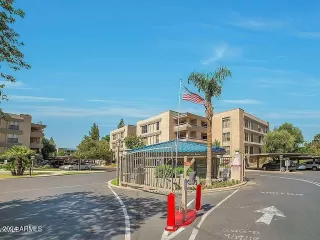 Photo #2: 6779423 Listing