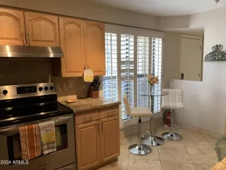 Photo #5: 6779423 Listing