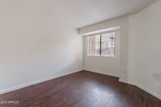 Photo #6: 6779775 Listing