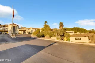 Photo #2: 6779980 Listing