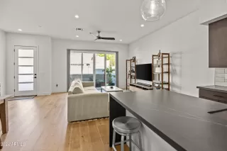 Photo #4: 6780406 Listing 