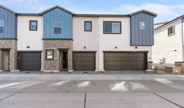 MLS: 6780582 Condo For Sale