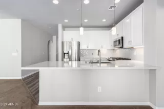 Photo #2: 6780771 Listing