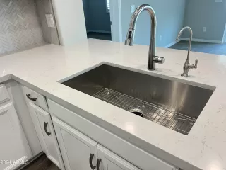 Photo #3: 6780771 Listing