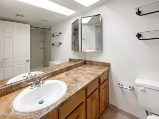 Photo #6: 6780888 Listing