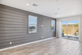 Photo #4: 6780919 Listing