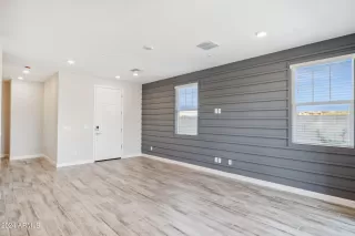Photo #5: 6780919 Listing