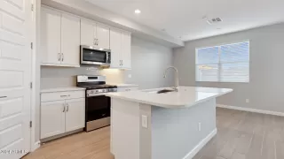 Photo #5: 6780939 Listing