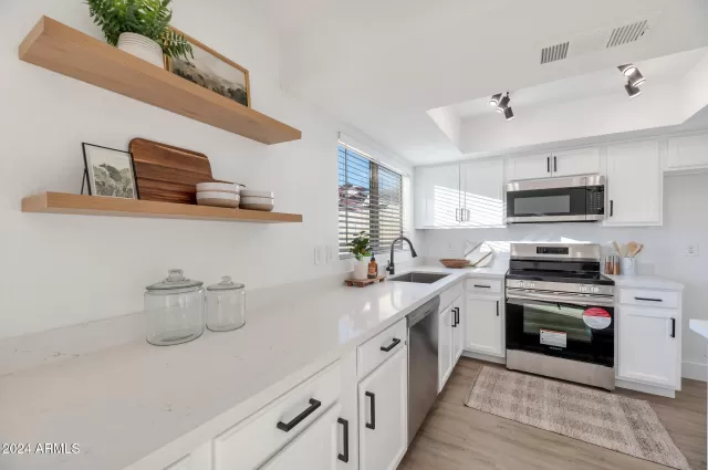 MLS: 6781242 Condo For Sale