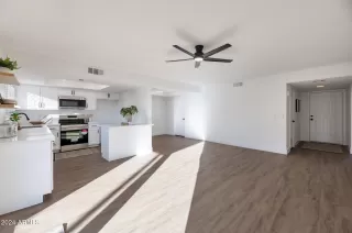 Photo #2: 6781242 Listing