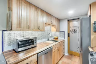 Photo #4: 6781564 Listing