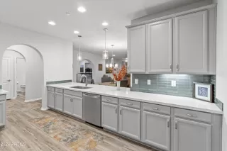 Photo #6: 6781698 Listing 