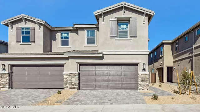MLS: 6781856 Condo For Sale