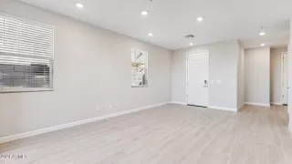 Photo #4: 6781856 Listing 