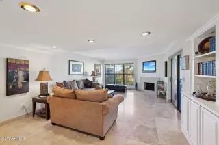 Photo #2: 6781912 Listing 