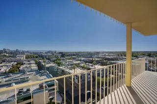 Photo #3: 6781922 Listing 