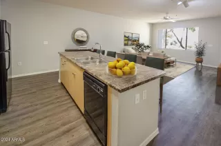 Photo #5: 6781935 Listing 