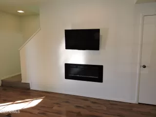 Photo #2: 6782174 Listing