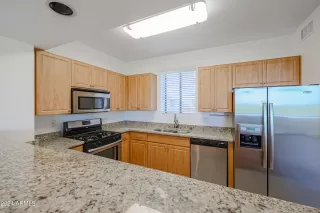 Photo #6: 6782327 Listing