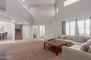 Photo #5: 6782341 Listing