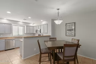 Photo #6: 6782341 Listing