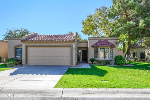 MLS: 6782366 Condo For Sale