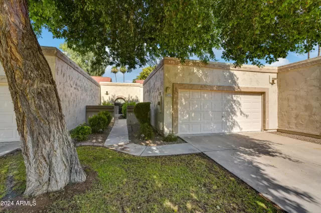 MLS: 6782454 Condo For Sale