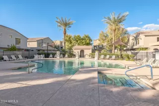 Photo #2: 6782748 Listing