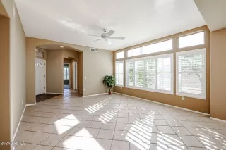 Photo #5: 6783872 Listing